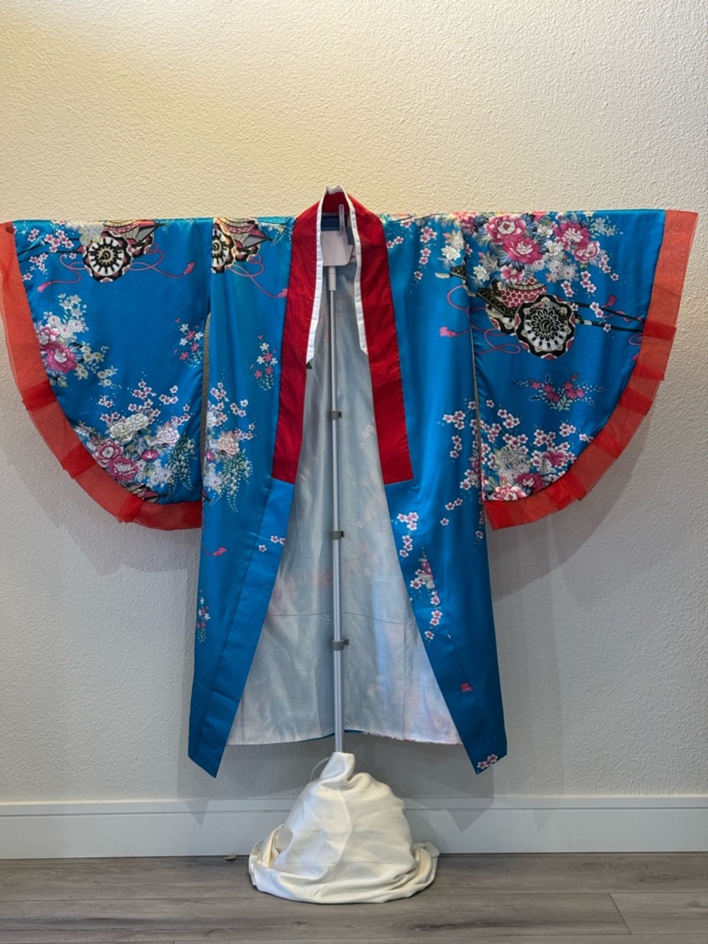 Vintage Silk Kimono Blue Floral Lined Japanese Robe Wide Sleeve